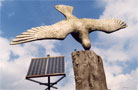 Skulptur mit Solarpanel
